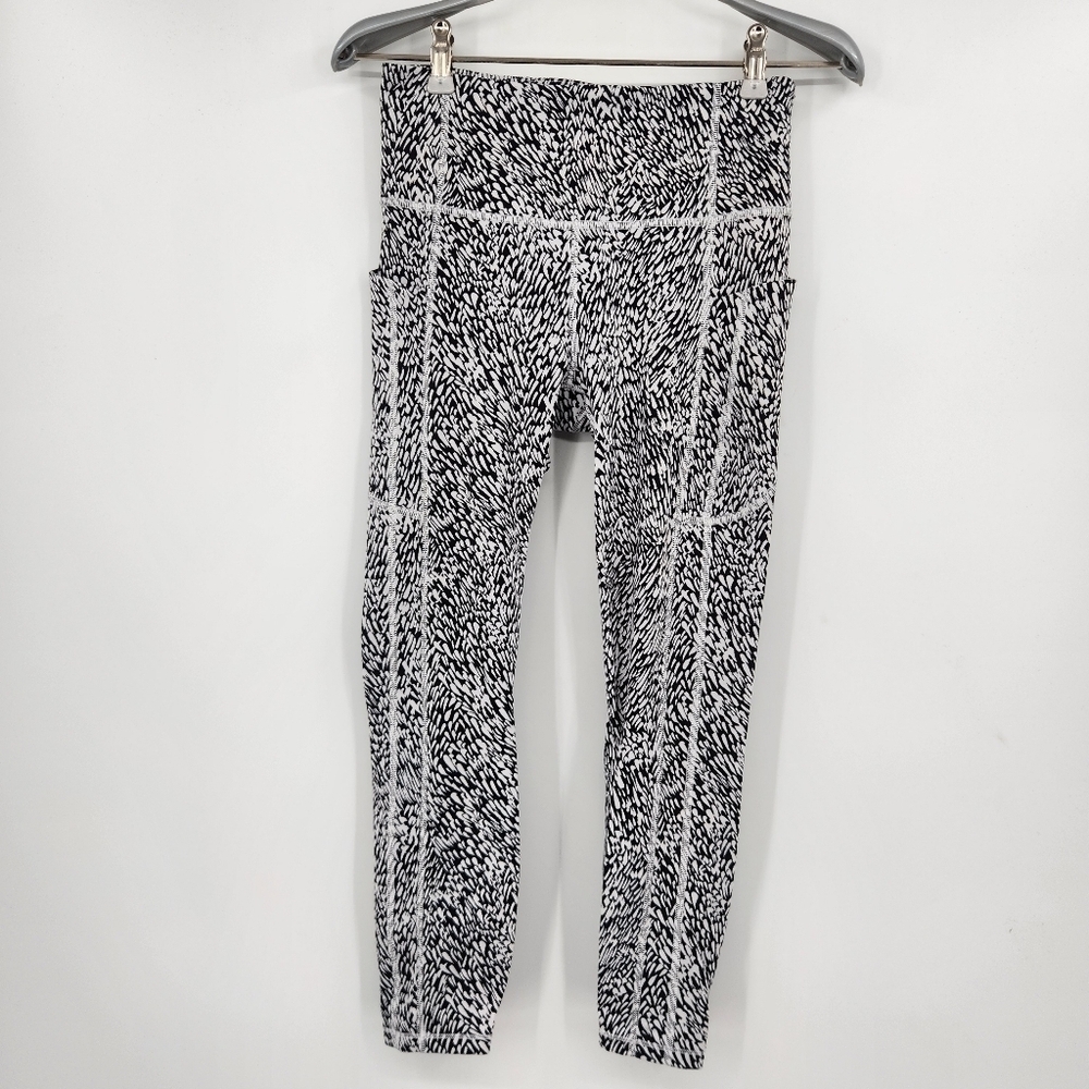Athleta Ultimate Stash Textured 7/8 Tights Womens Size Small Black White